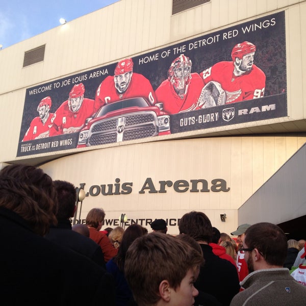 Photo prise au Joe Louis Arena par Nicole B. le4/24/2013