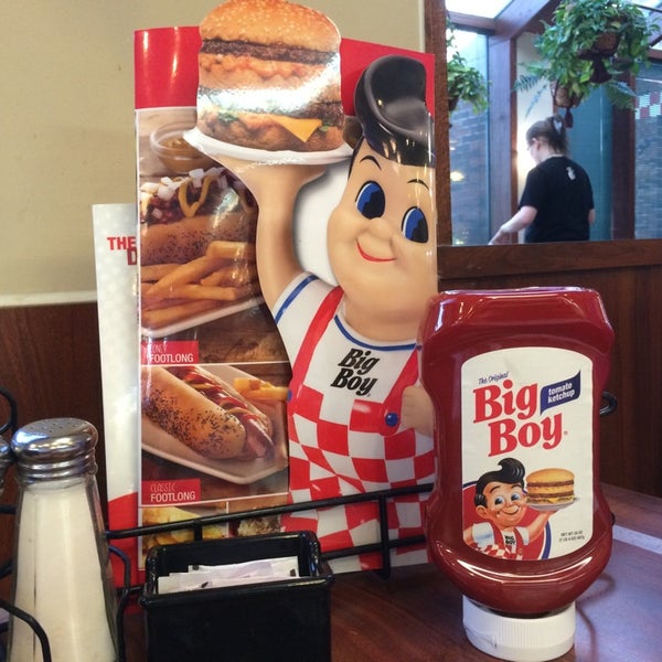Photo taken at Big Boy Restaurant by David R. on 9/19/2014