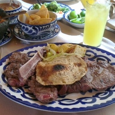 Foto diambil di Santa Fe Restaurante oleh JC N. pada 10/16/2012