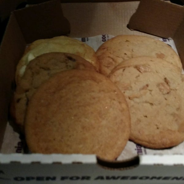 Photo taken at Insomnia Cookies by Raymond Y. on 1/16/2017