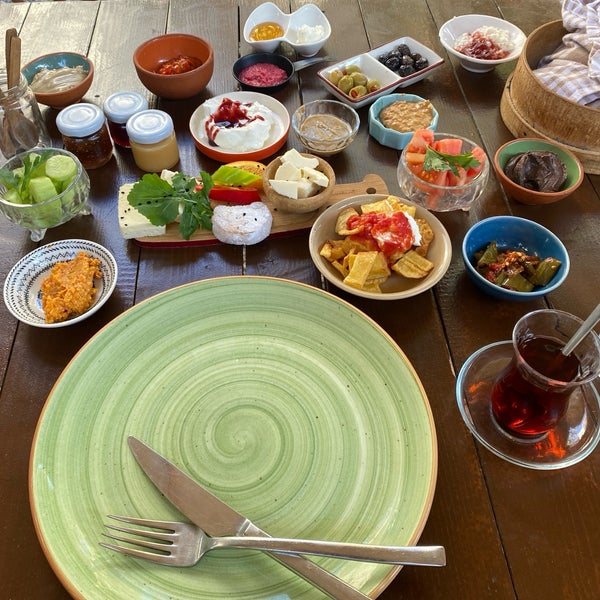 รูปภาพถ่ายที่ Bumba Breakfast Club โดย Hüseyin Akın Y. เมื่อ 2/5/2024