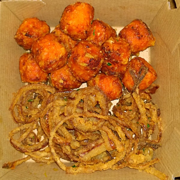 I am just curious how they can be making a profit if there are more employees on shift than customers in the restaurant?  We found the sweet potato tots and onion strings uniquely twisted treats.