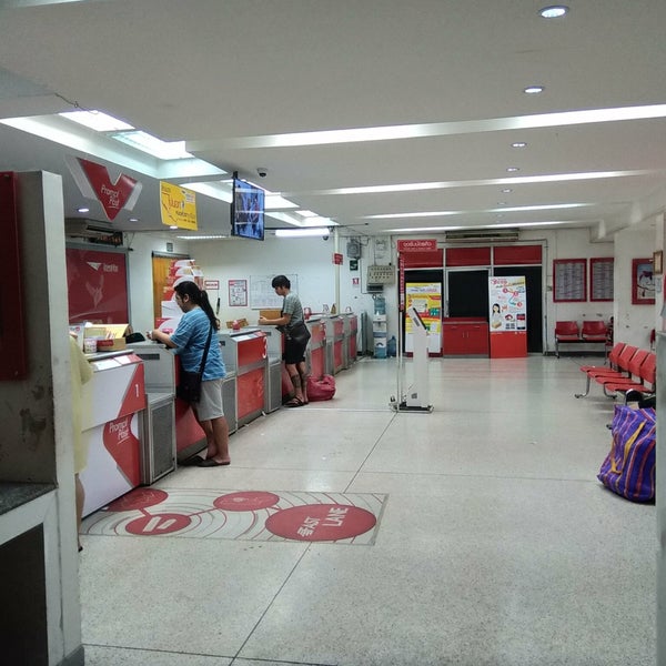 Photo taken at Chorakhe Bua Post Office by Tongs T. on 2/15/2019