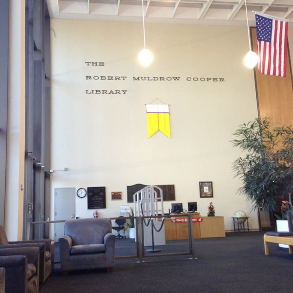 12/18/2012にJoshua H.がRM Cooper Libraryで撮った写真