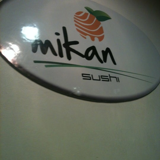 รูปภาพถ่ายที่ Mikan Sushi Santiago โดย Leo H. เมื่อ 12/12/2012