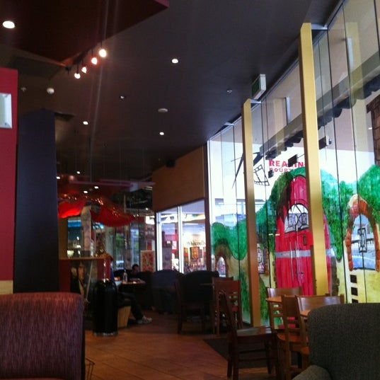 Photo taken at Starbucks Courtenay Central by 偉信 王. on 12/7/2012