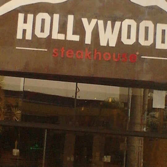Foto tirada no(a) Hollywood Steakhouse por Fabrício M. em 1/13/2013
