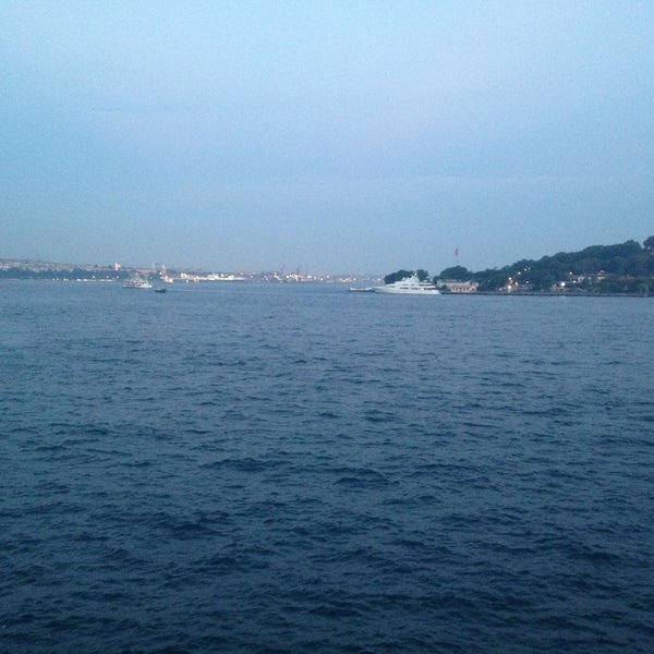 Foto tirada no(a) Karaköy Liman Lokantası por Aykut B. em 6/15/2013