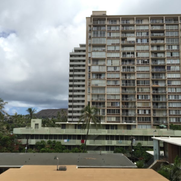 8/25/2015 tarihinde 多能ziyaretçi tarafından Waikiki Sand Villa Hotel'de çekilen fotoğraf