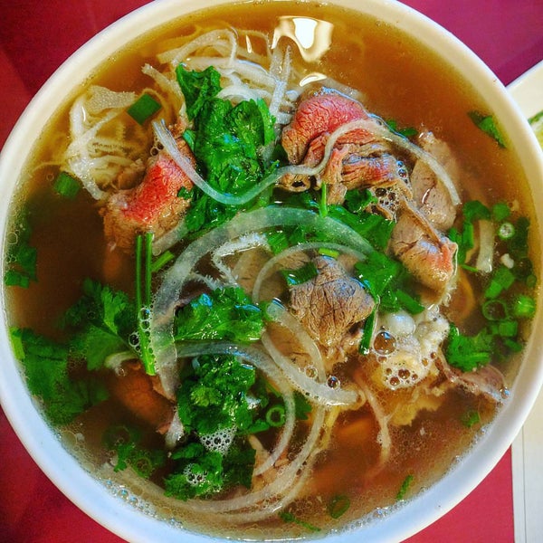 Photo taken at Pho Cong Ly by Tejas P. on 11/30/2015