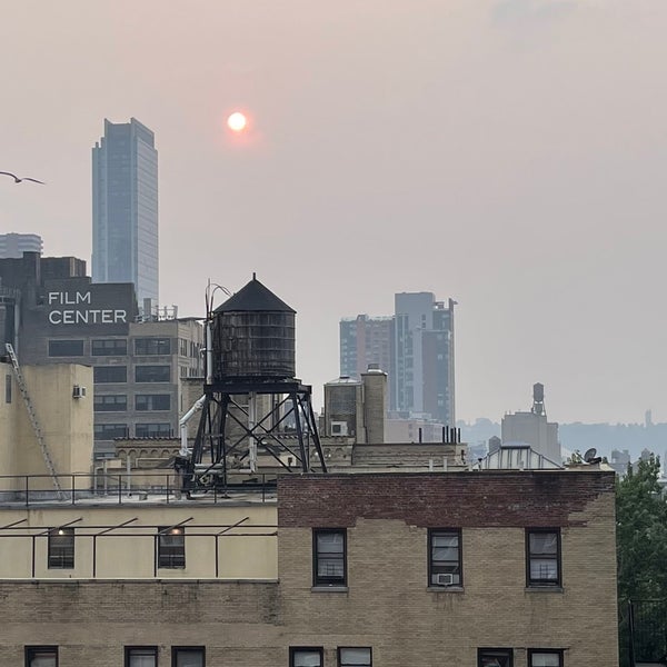 Photo taken at Hell&#39;s Kitchen by Tom M. on 7/20/2021