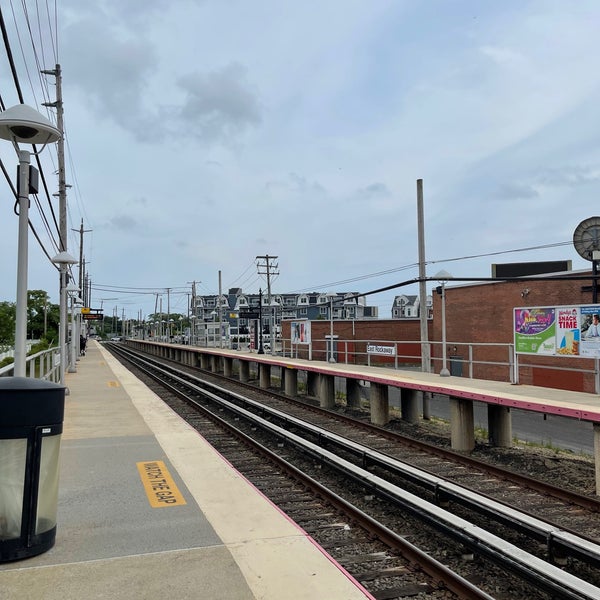 LIRR East Rockaway Station Station Plaza