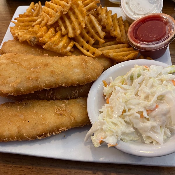 PJ Lobster House Seafood Restaurant in Port Jefferson