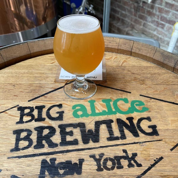 Photo taken at Big Alice Brewing by Tom M. on 8/27/2022