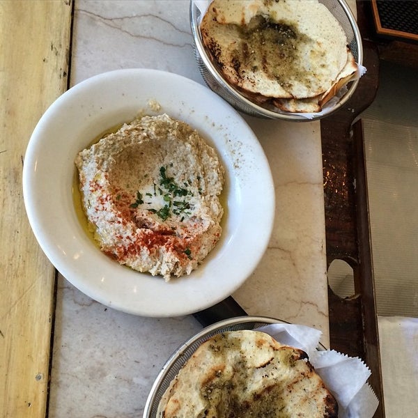 Excellent hummus and pita bread--very very good!