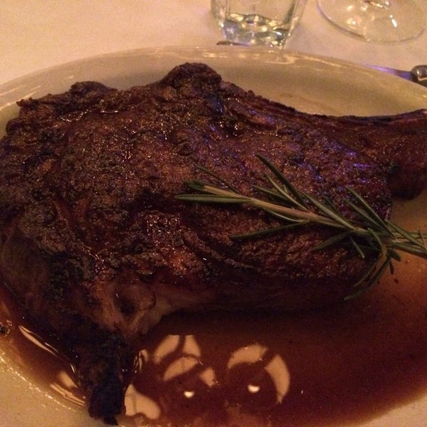 2/7/2014 tarihinde Nicholas S.ziyaretçi tarafından Chicago Prime Steakhouse'de çekilen fotoğraf