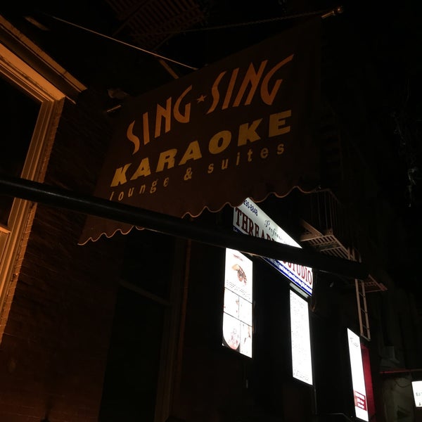 Foto scattata a Sing Sing Karaoke da Nicholas S. il 5/3/2015