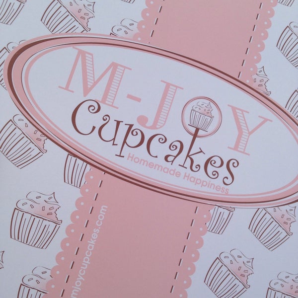 Foto tirada no(a) M-Joy Cupcakes por La Pyro em 2/6/2015