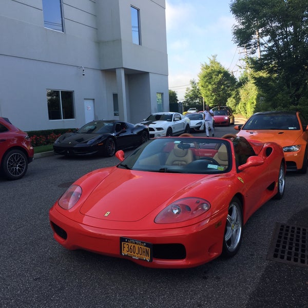 9/16/2018 tarihinde Jeff J.ziyaretçi tarafından Ferrari of Long Island'de çekilen fotoğraf