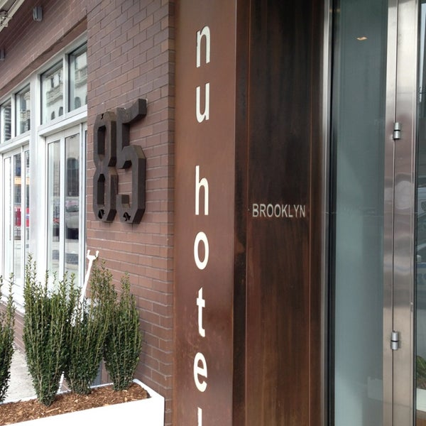 รูปภาพถ่ายที่ NU Hotel โดย 🌴 Bill T. เมื่อ 3/24/2013