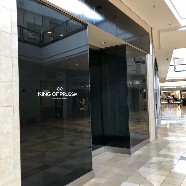 Banana Republic 3 tips from 742 visitors