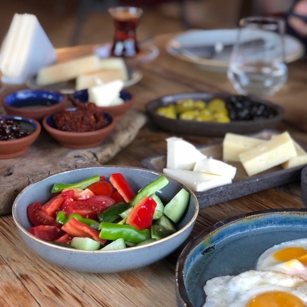 Foto diambil di Çiy Restaurant oleh &#39;Reyhan T. pada 10/30/2020
