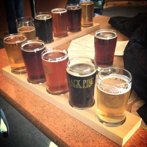 4/19/2014にRobby C.がJack Pine Breweryで撮った写真