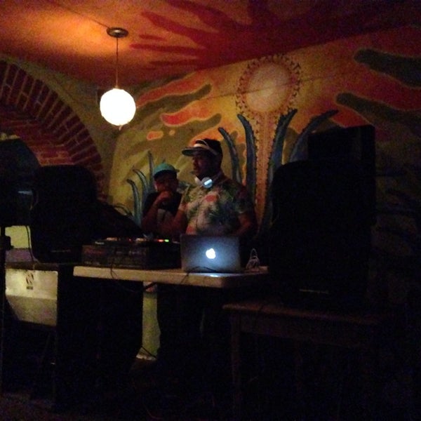 Foto tomada en La Ingrata Mexican Pub  por Harmonious L. el 9/19/2014