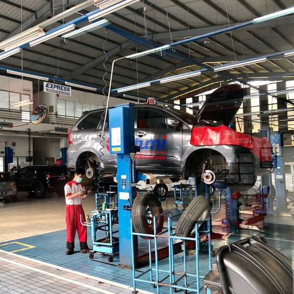 Astrido Toyota Kelapa Gading Kelapa Gading Jl. Boulevard Barat Raya