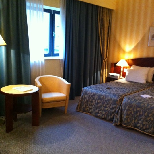 11/18/2012にAdelがLe Châtelain Hotelで撮った写真