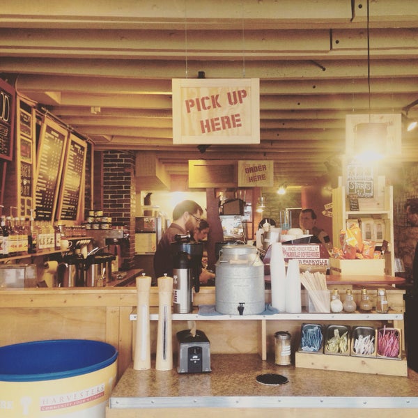 รูปภาพถ่ายที่ Parkville Coffee โดย Amber C. เมื่อ 5/24/2015