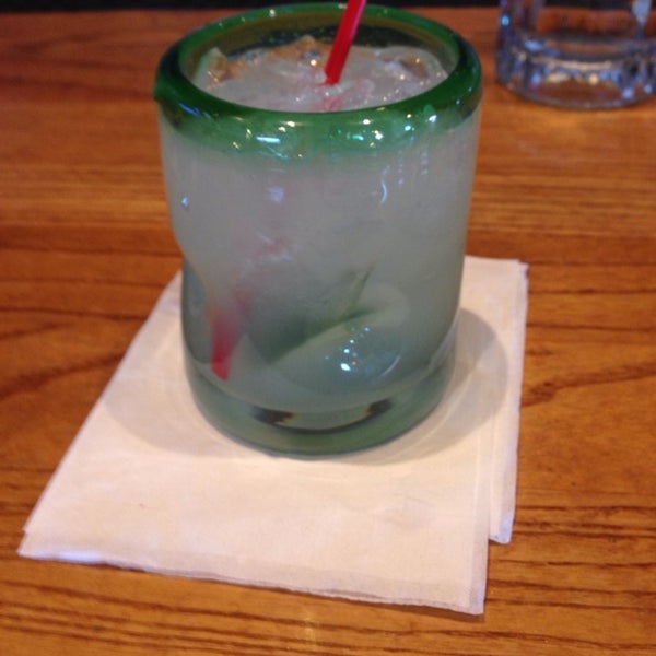 Photo taken at Chili&#39;s Grill &amp; Bar by Tracy L. on 4/6/2014