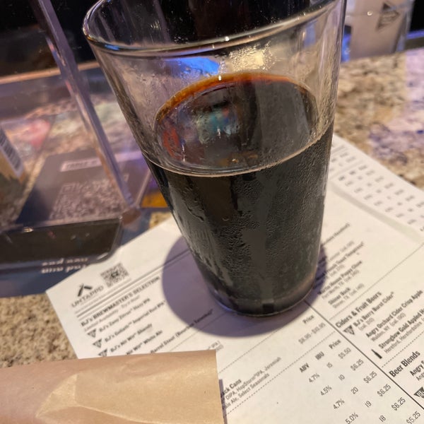 Photo taken at BJ&#39;s Restaurant &amp; Brewhouse by Matthew P. on 4/13/2021