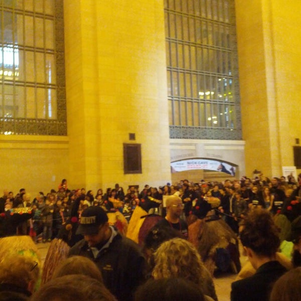 Photo prise au Nick Cave&#39;s HEARD•NY at Grand Central Terminal par Sam M. le3/28/2013