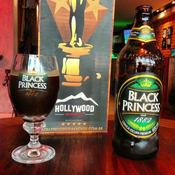 Black Princess, essa cerveja maravilhosa, ja esta presente em nossa constelação de estrelas! #hollywoodsteakhouse