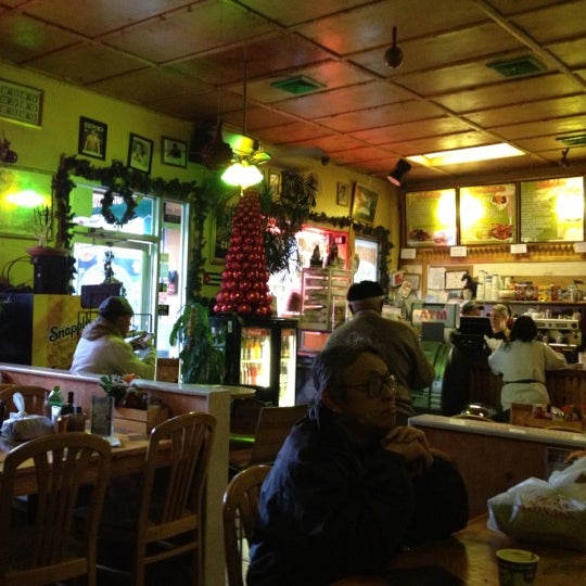 11/24/2012 tarihinde Tamar S.ziyaretçi tarafından Latin Cabana Restaurant'de çekilen fotoğraf