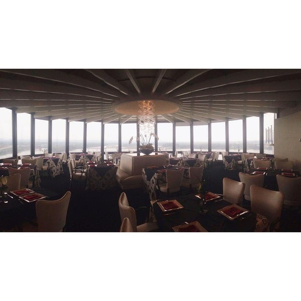 Photo taken at RIVUE Restaurant &amp; Lounge by Farz M. on 8/17/2015