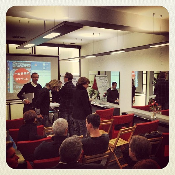 Hairliners Cosmetics Store in Bremen