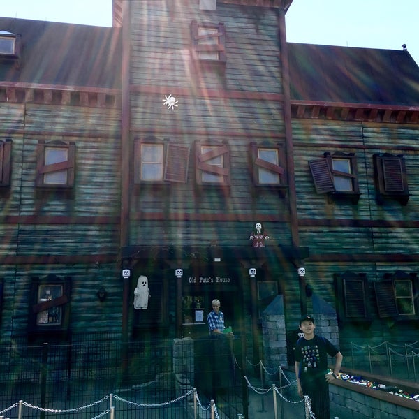 Photos At Ghost The Haunted House 298 Visitors