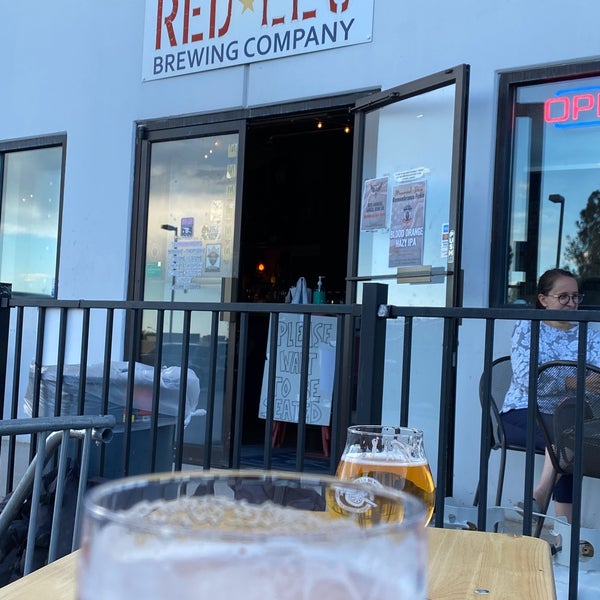 รูปภาพถ่ายที่ Red Leg Brewing Company โดย Joan T. เมื่อ 5/28/2021