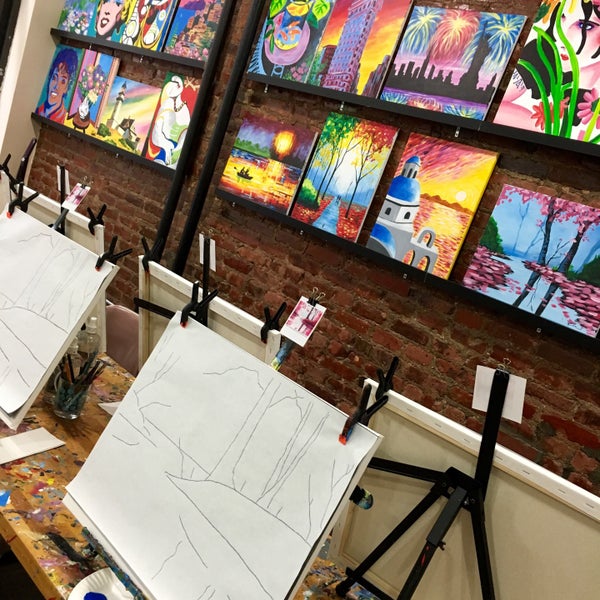 รูปภาพถ่ายที่ Painting Lounge โดย Deborah C. เมื่อ 10/24/2015