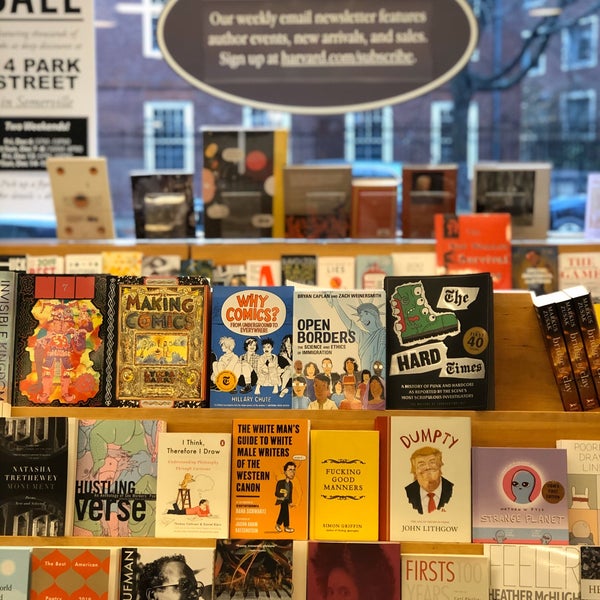 Das Foto wurde bei Harvard Book Store von Victor G. am 11/24/2019 aufgenommen