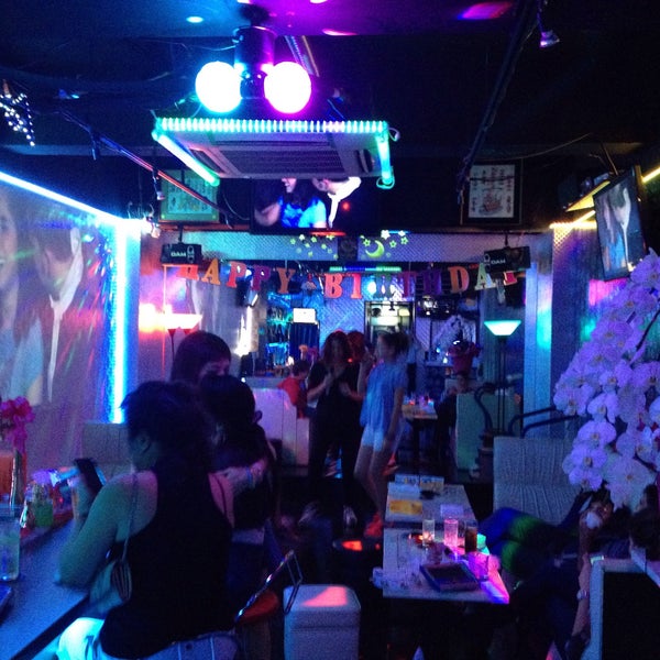 Снимок сделан в 香港Club Q International Party Bar пользователем Hirotake M. 7/6/2015