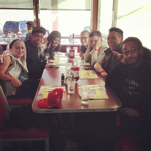 Photo taken at Four Star Diner Union City by Janiza G. on 4/27/2013