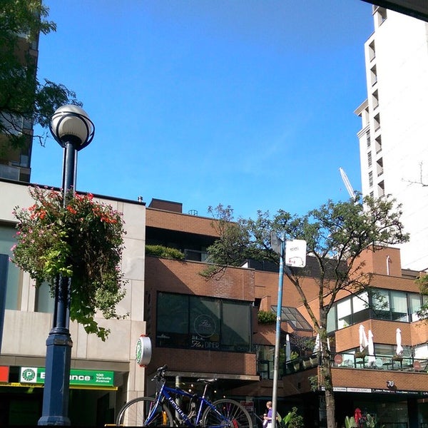 Salvatore Salon Hair Salon in Yorkville