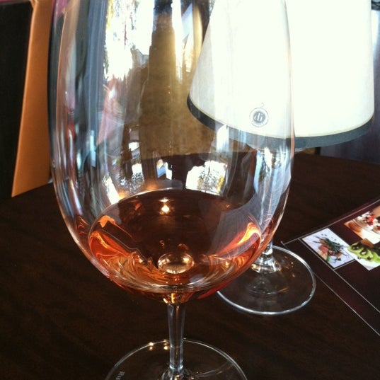 Foto diambil di The Wine Cellars - Fine Wine, Gifts &amp; Wine Café oleh Ingrid pada 11/10/2012