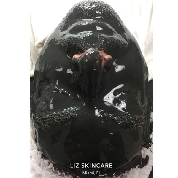 รูปภาพถ่ายที่ Liz Skincare โดย Liz M. เมื่อ 1/26/2018