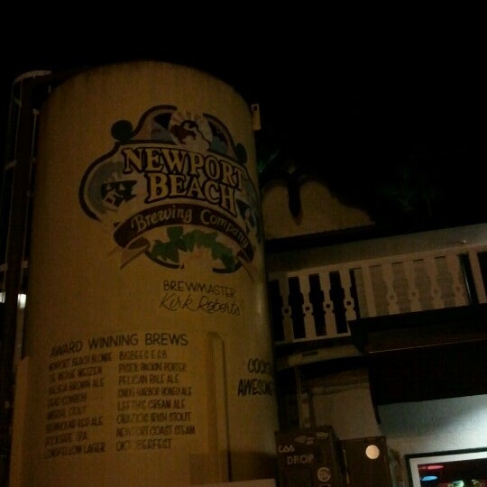 Снимок сделан в Newport Beach Brewing Co. пользователем Olivia R. 11/9/2012