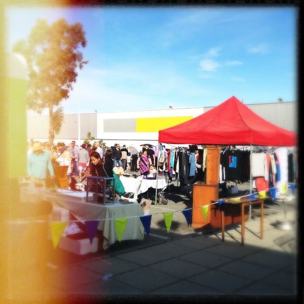 Sunday morning markets Melville plaza