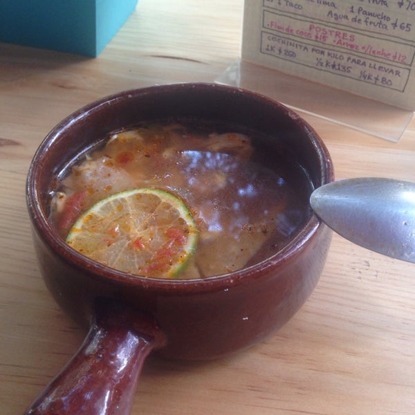 La sopa de lima es divina.